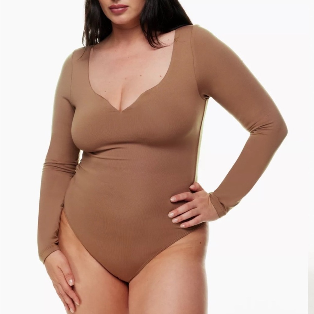 Aritzia Babaton Leone Contour Bodysuit